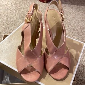 Michael Kors ladies, open toe, Becky sandal.